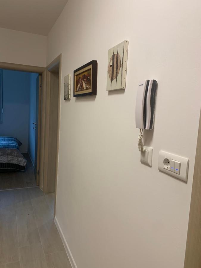 Novoureden Stan U Vitezu Apartment ภายนอก รูปภาพ